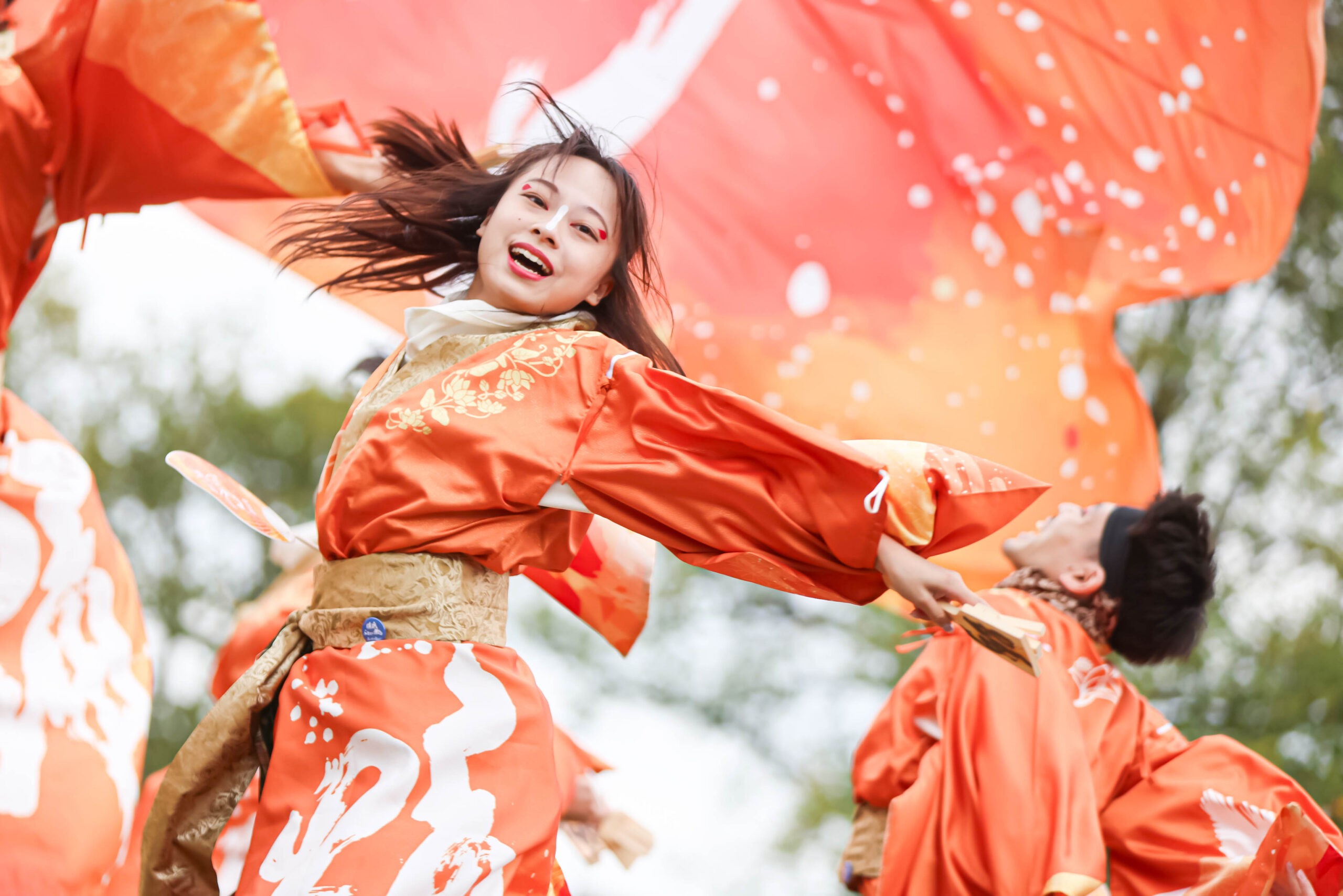 おどりびと メンバーの演舞の様子